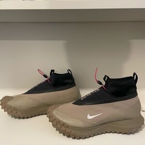 Nike ACG Mountain Fly Gore-Tex Sneakers Size 11.5